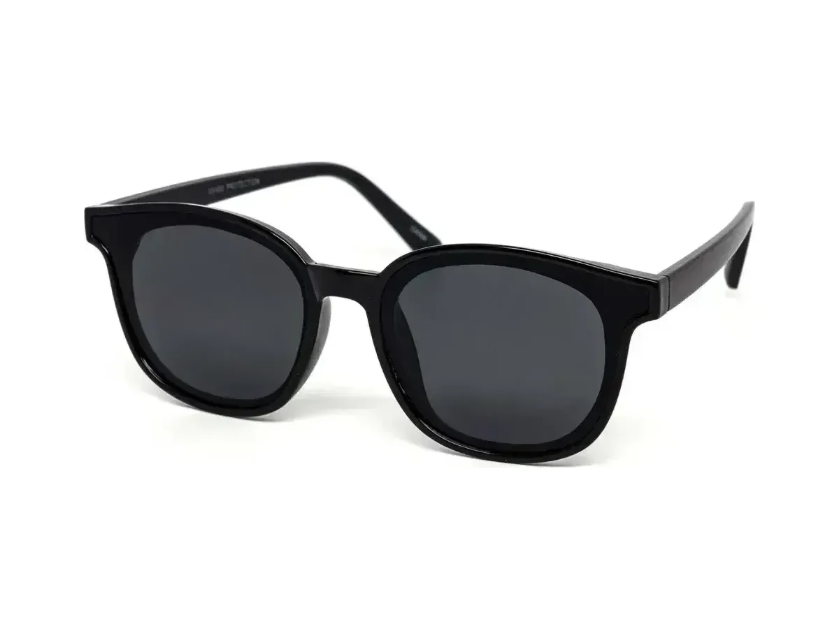 Aura in Black / Black