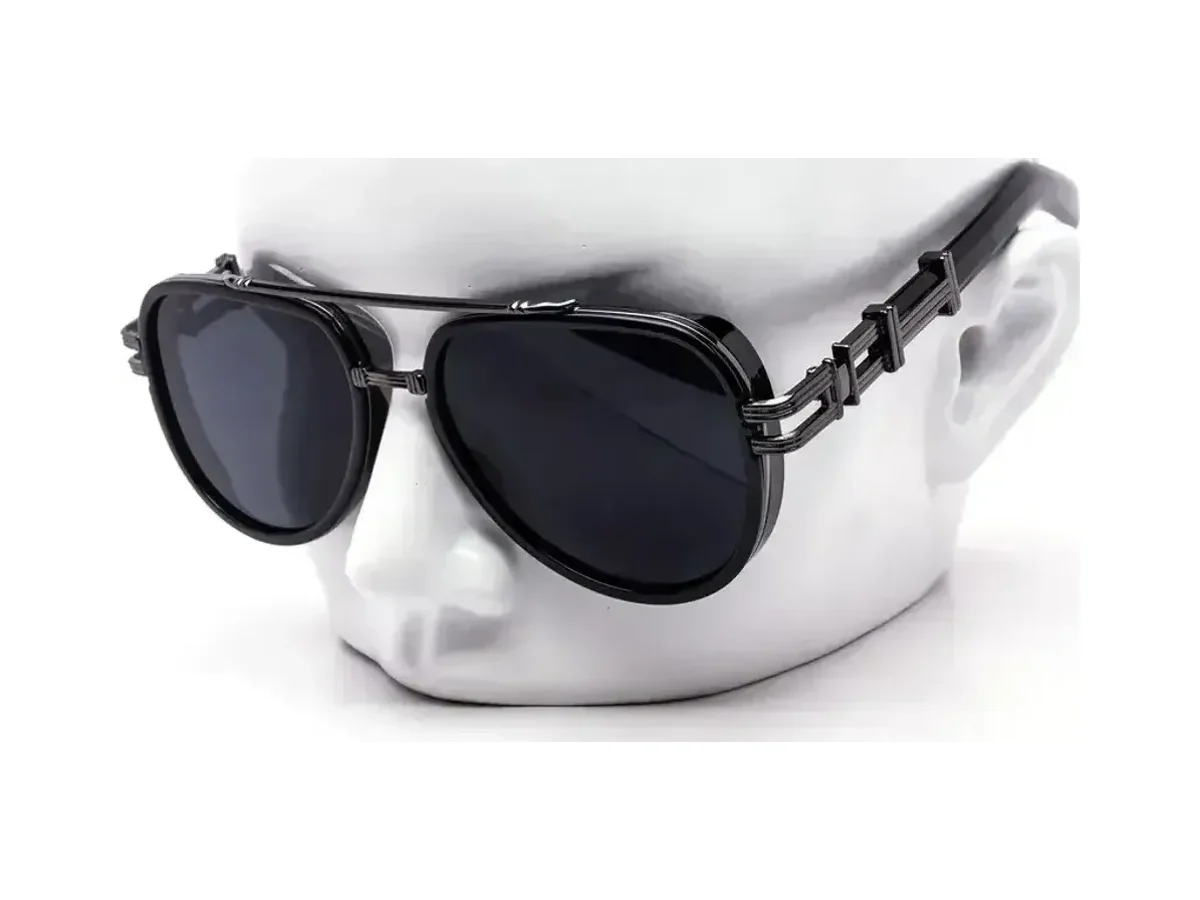 Regent in Black / Black